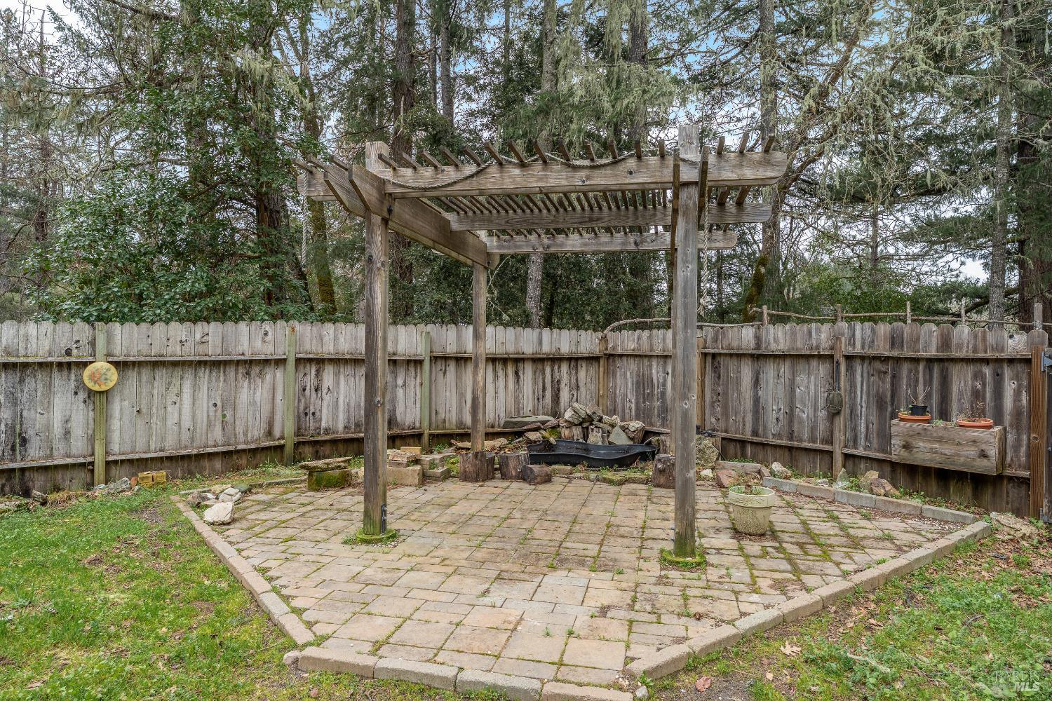 27431 Poppy Drive Willits CA 95490