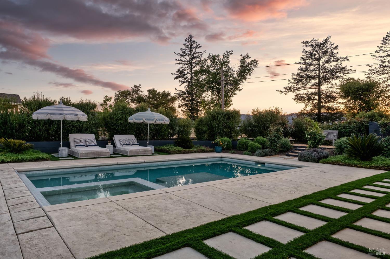 16 Upland Road St. Helena CA 94574