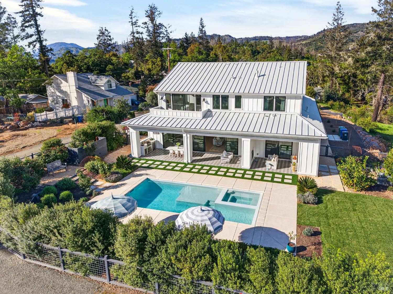 16 Upland Road St. Helena CA 94574