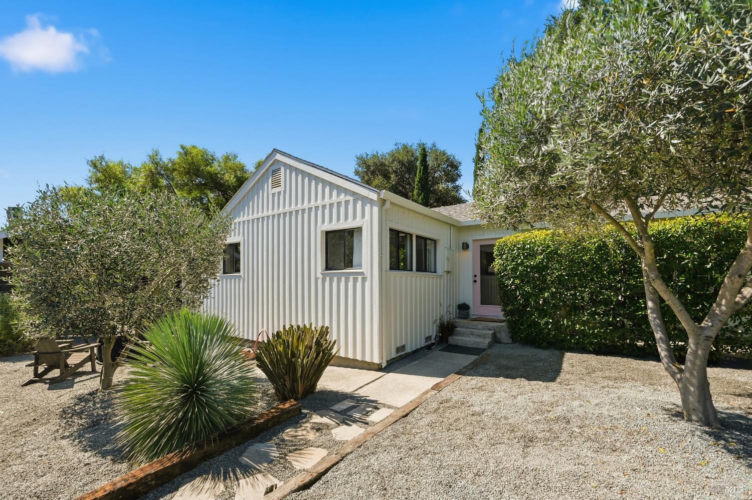 1081 Evans Avenue Napa CA 94559