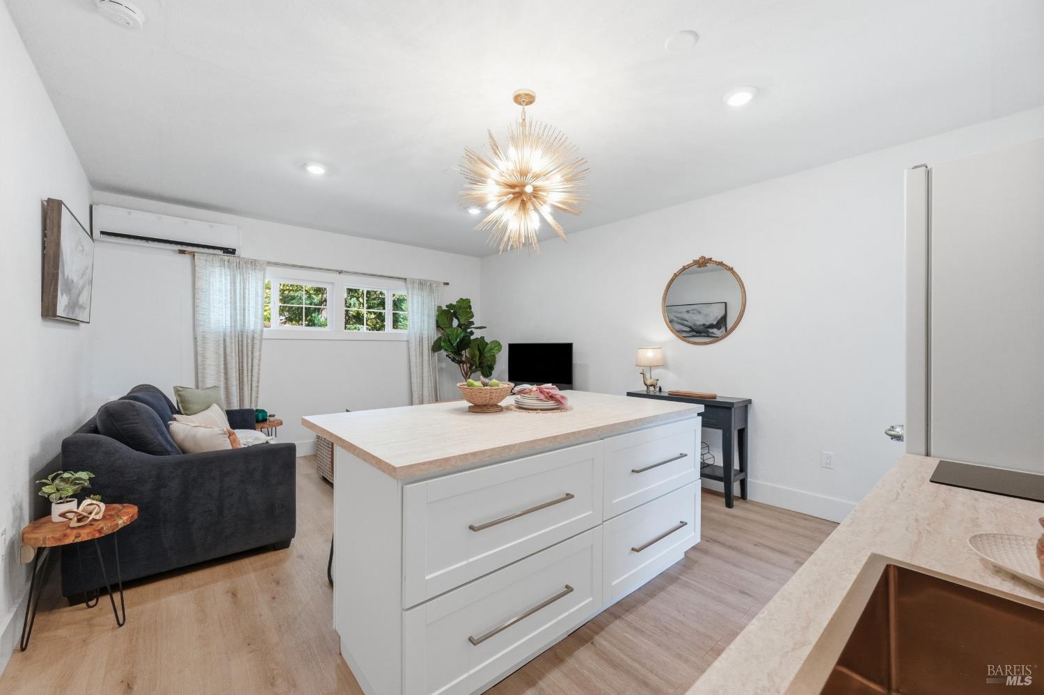1081 Evans Avenue Napa CA 94559