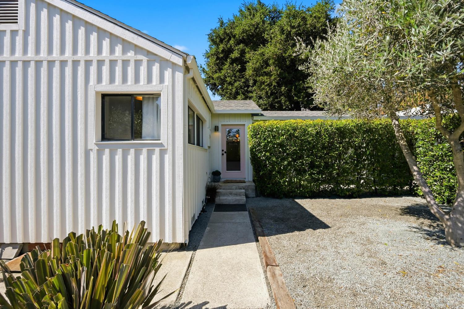 1081 Evans Avenue Napa CA 94559