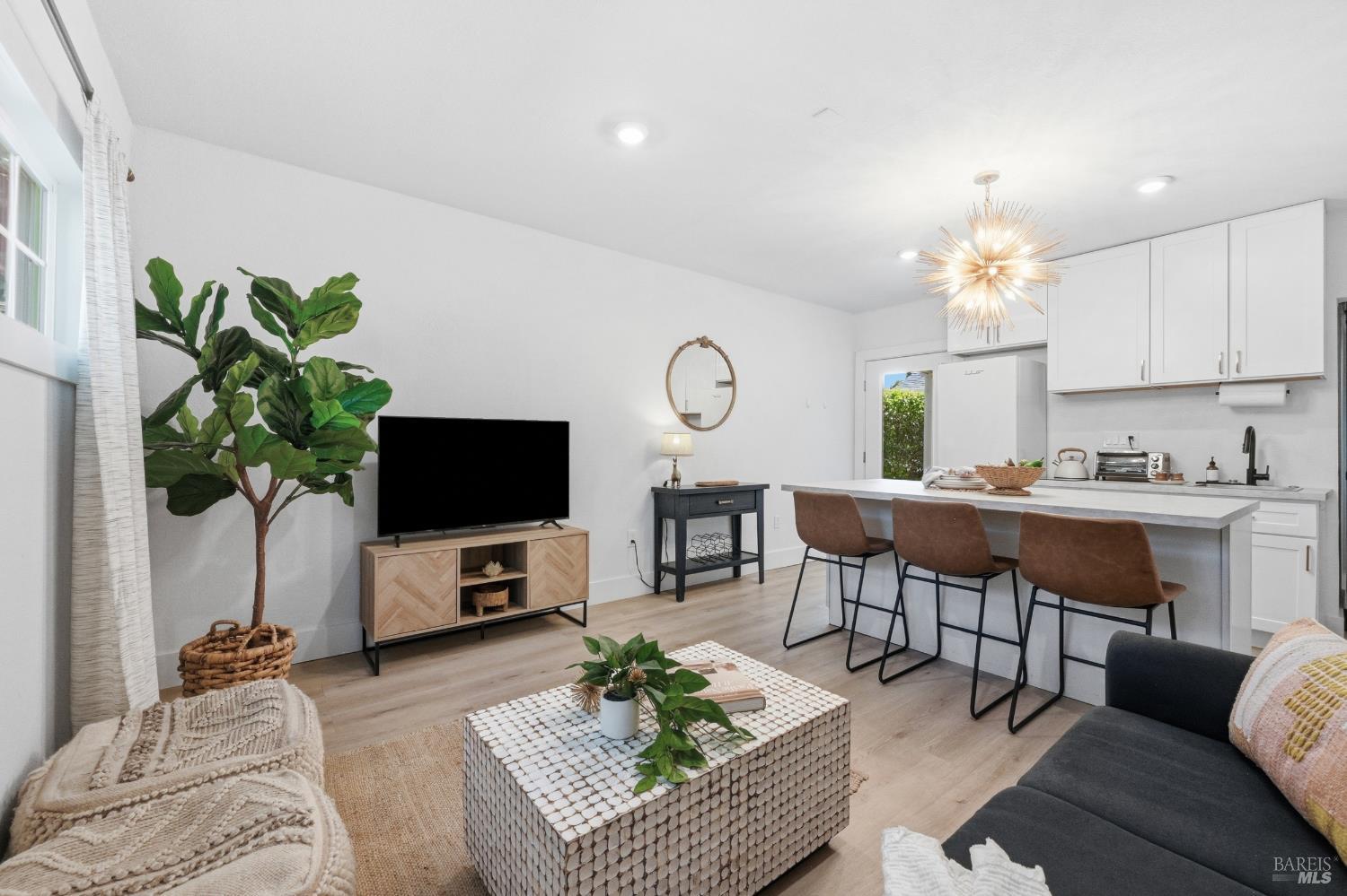 1081 Evans Avenue Napa CA 94559