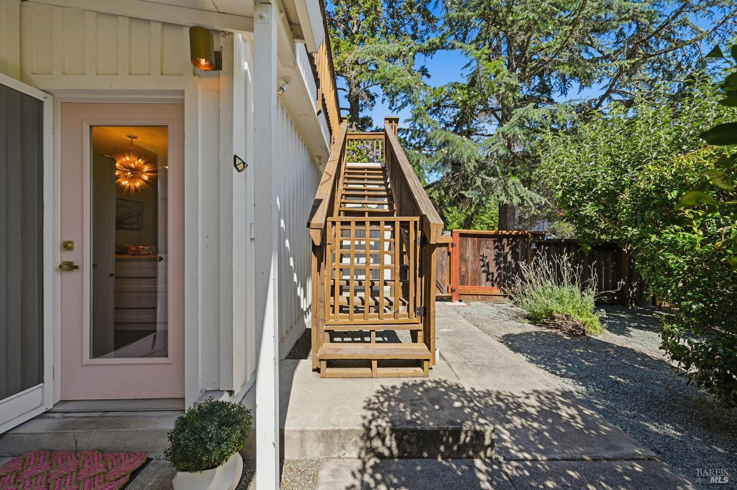 1081 Evans Avenue Napa CA 94559