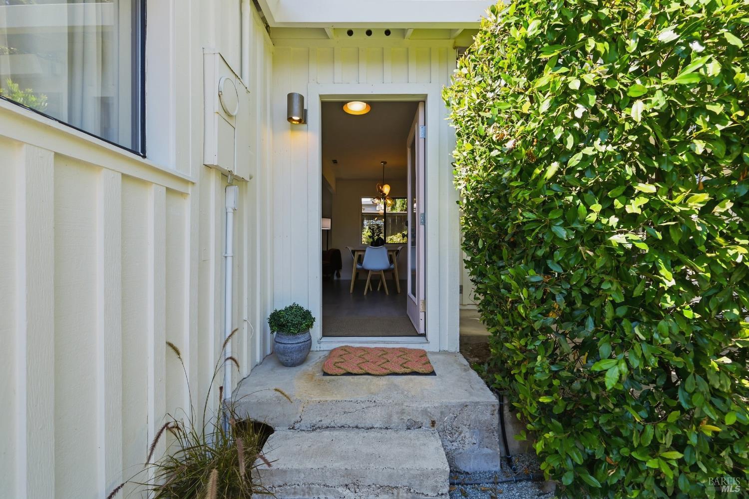 1081 Evans Avenue Napa CA 94559