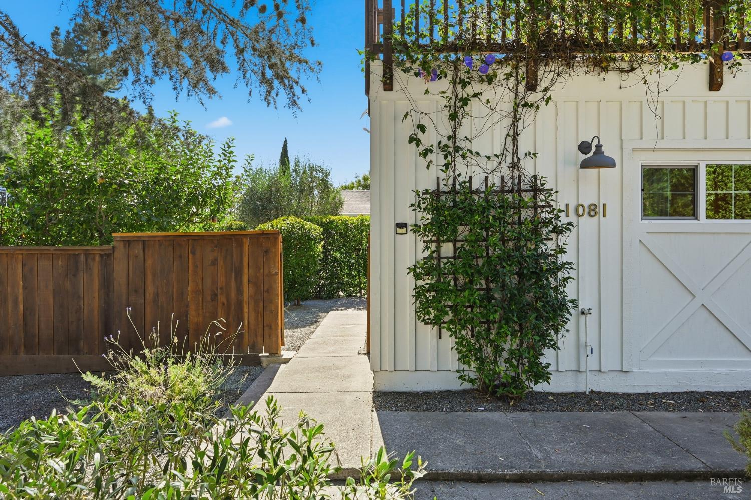 1081 Evans Avenue Napa CA 94559