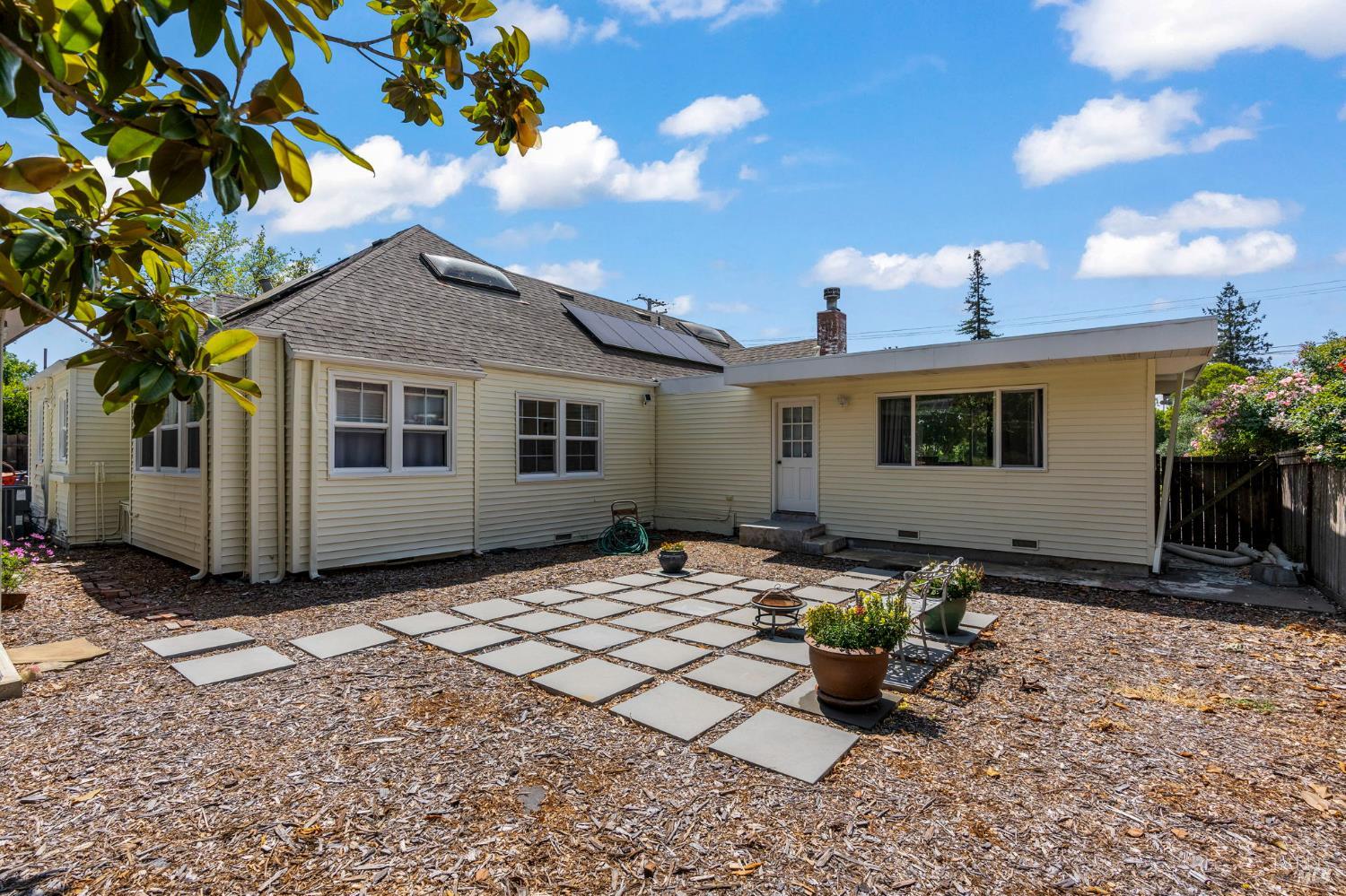 1722 Elm Street Napa CA 93449