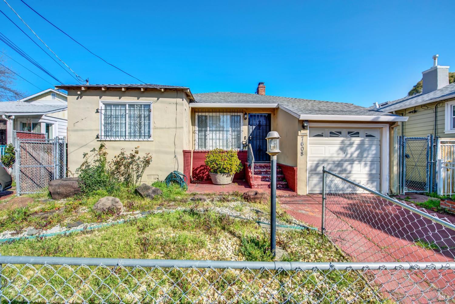 7608 Arthur Street Oakland CA 94605
