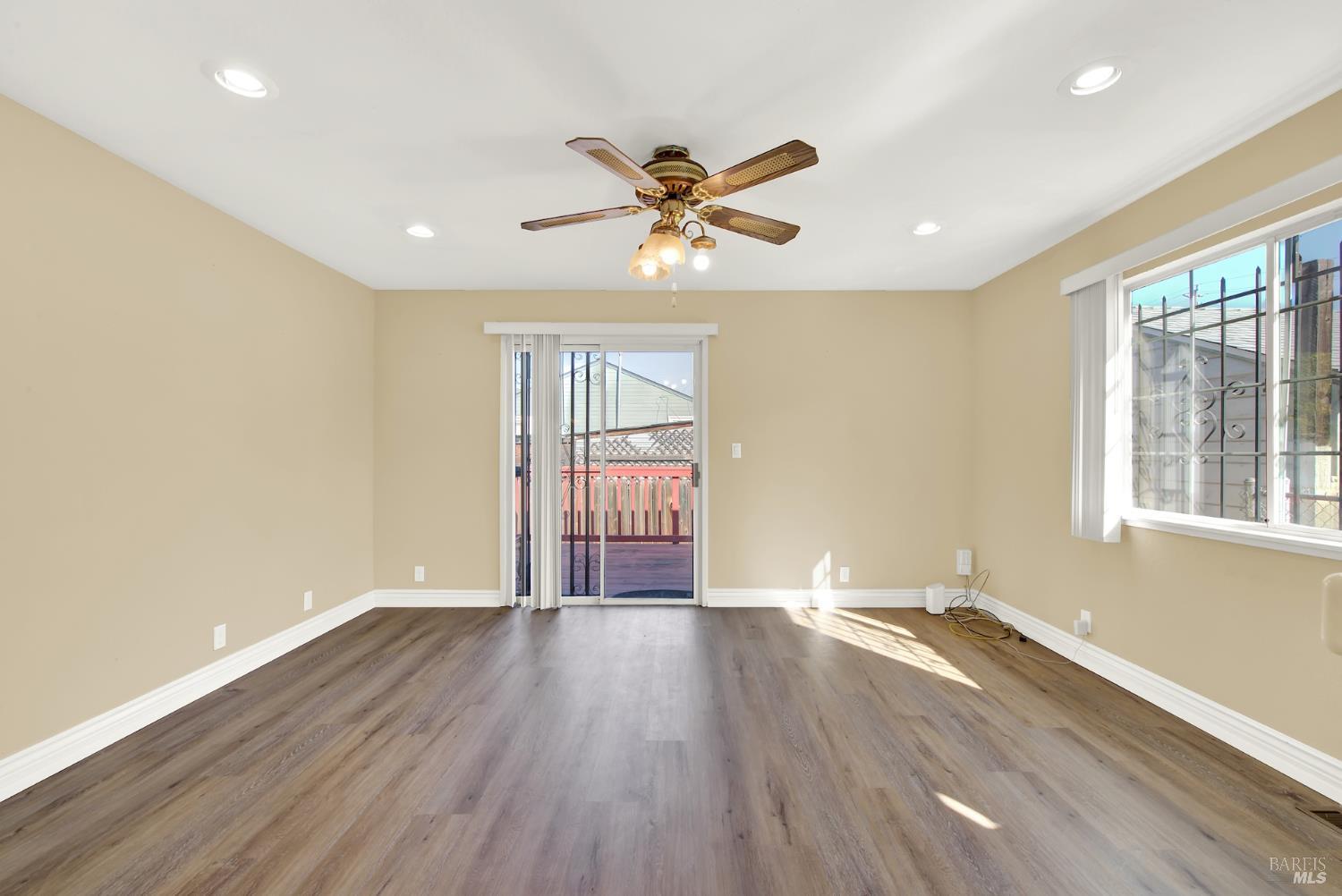 7608 Arthur Street Oakland CA 94605