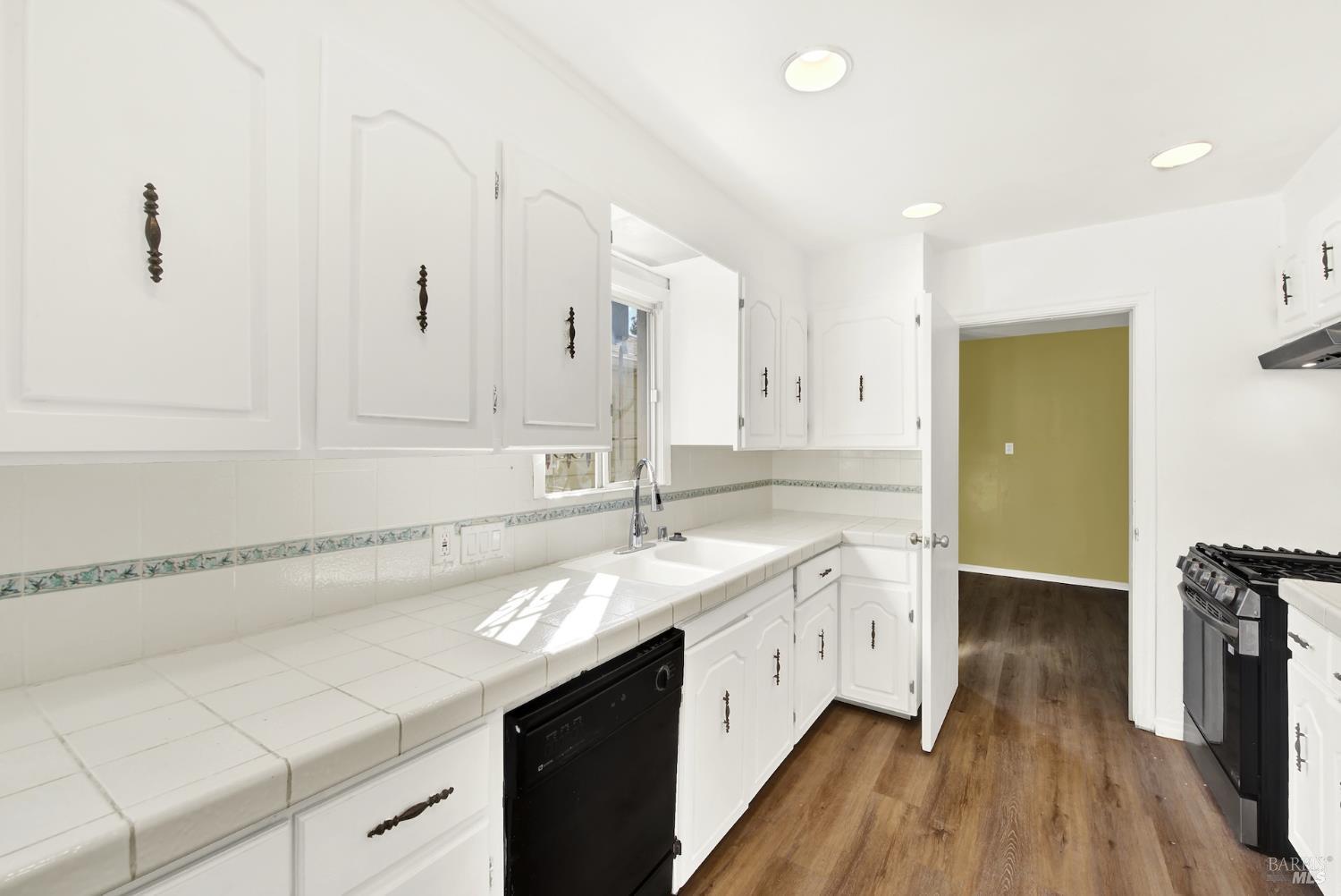 7608 Arthur Street Oakland CA 94605