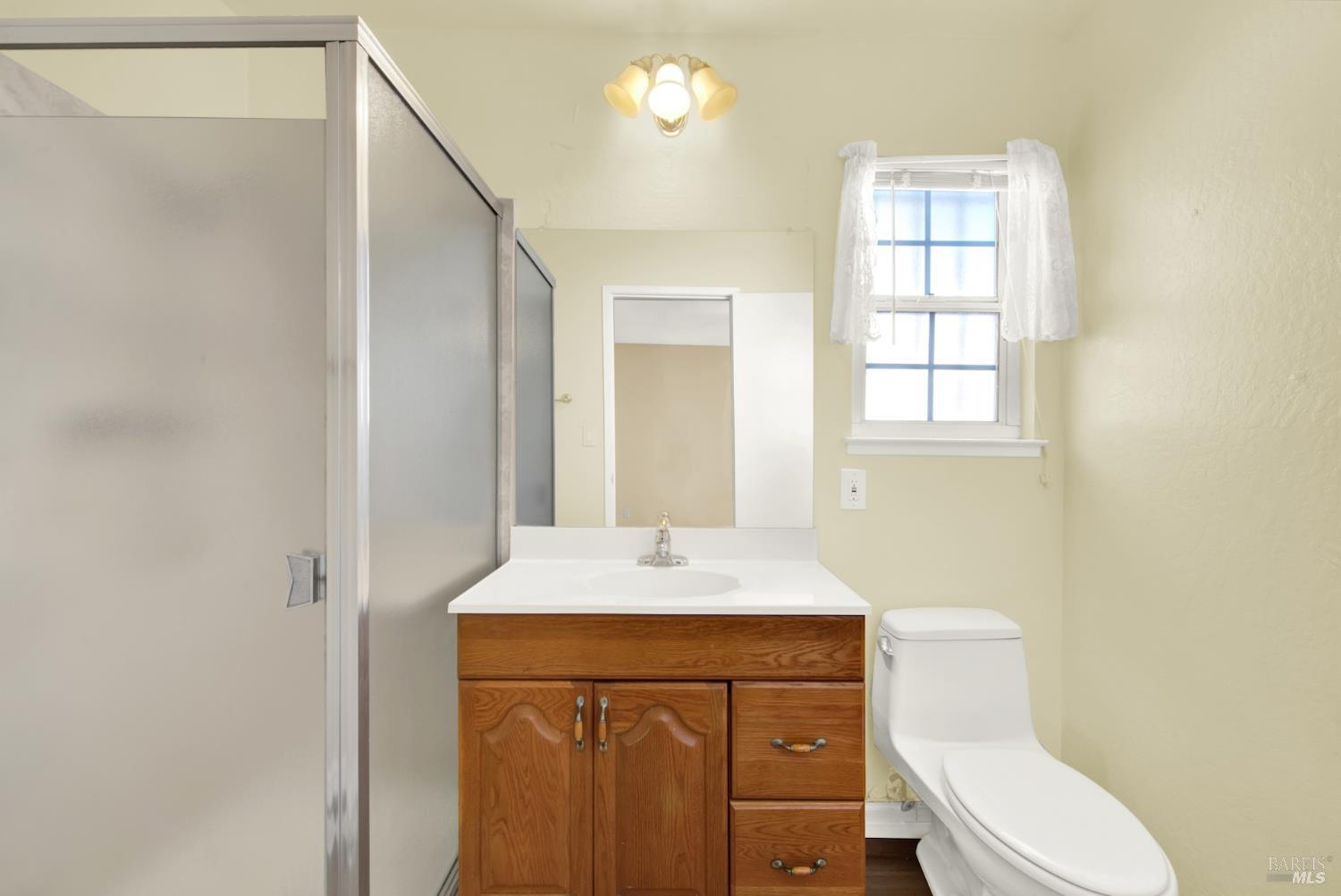 7608 Arthur Street Oakland CA 94605