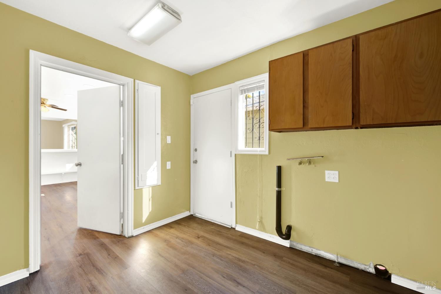 7608 Arthur Street Oakland CA 94605