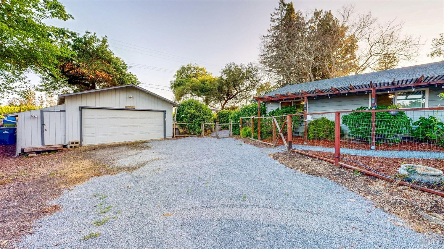 2142 Laguna Road Santa Rosa CA 95401