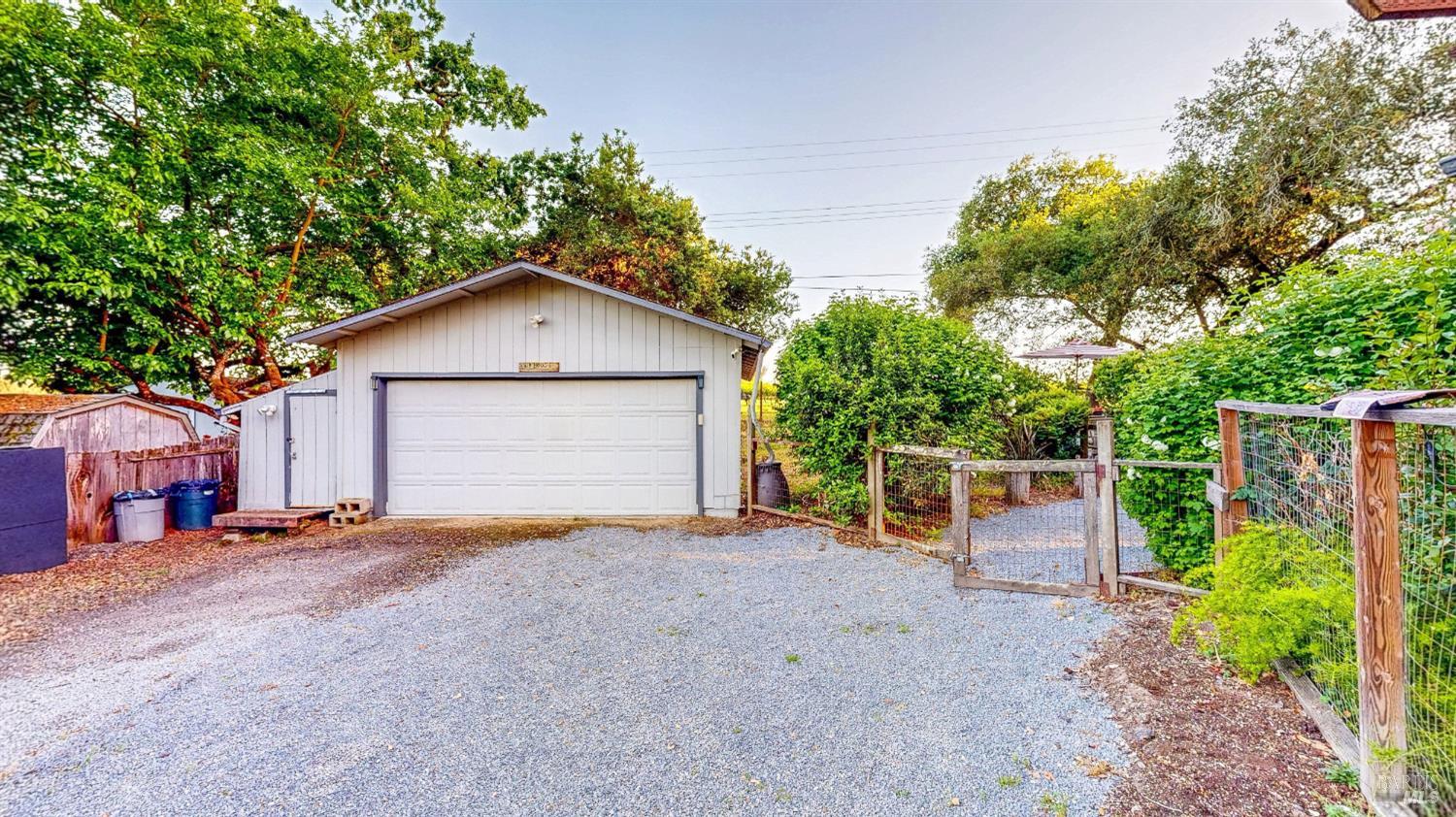 2142 Laguna Road Santa Rosa CA 95401