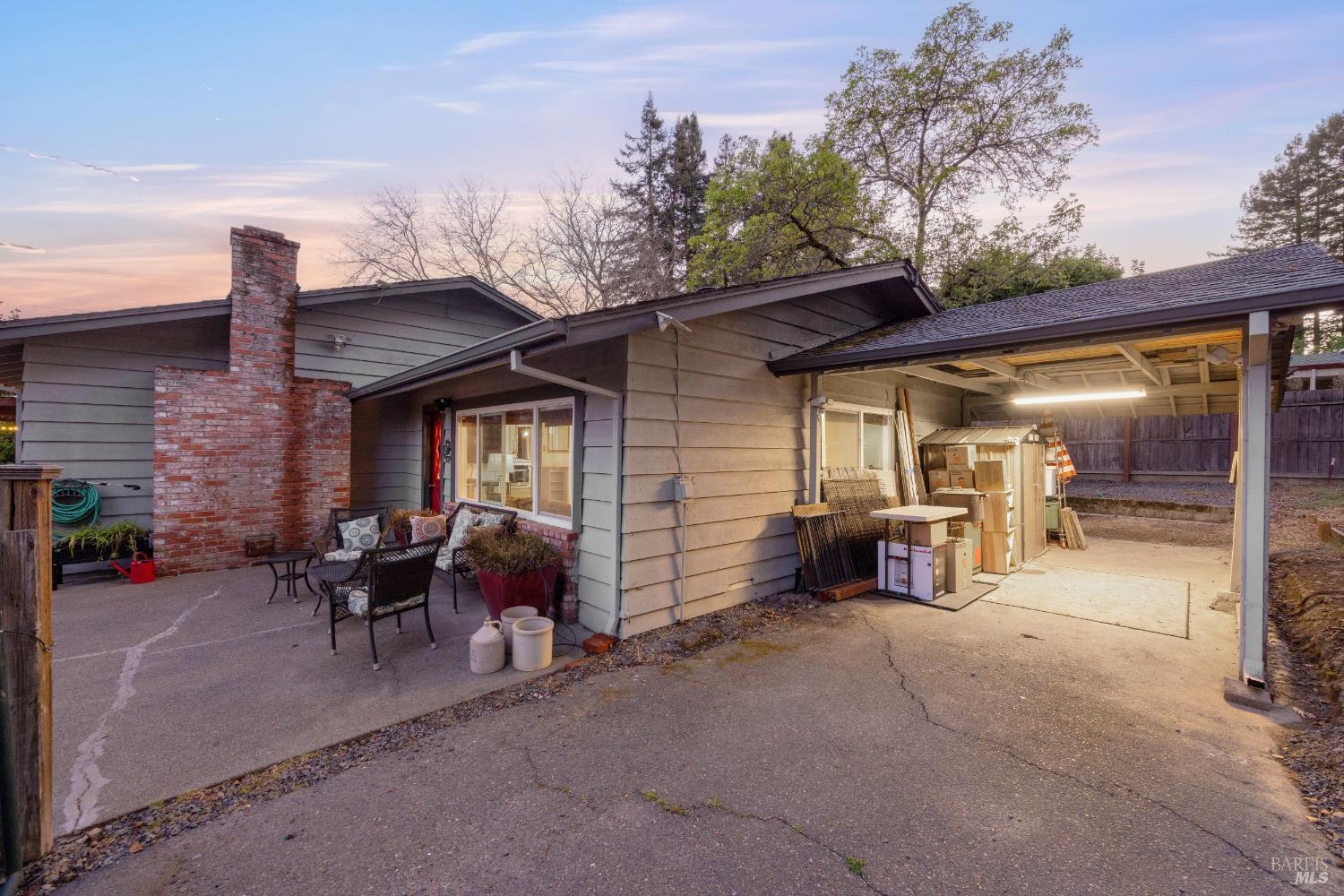 2142 Laguna Road Santa Rosa CA 95401