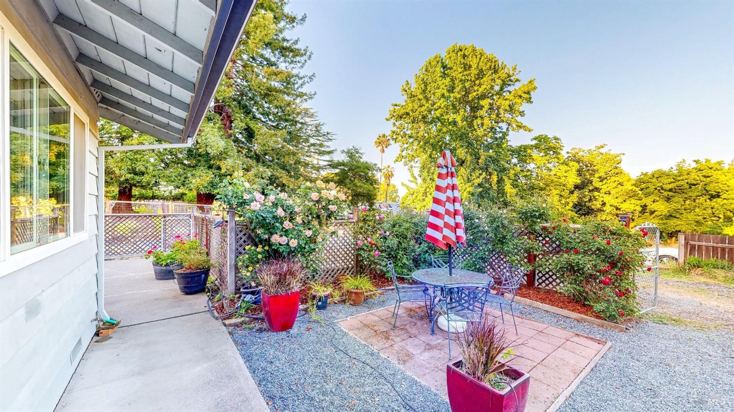 2142 Laguna Road Santa Rosa CA 95401