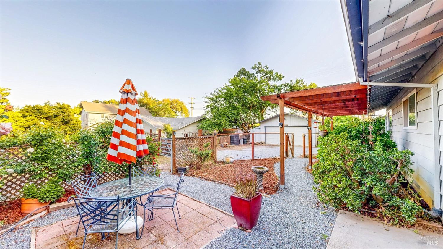 2142 Laguna Road Santa Rosa CA 95401