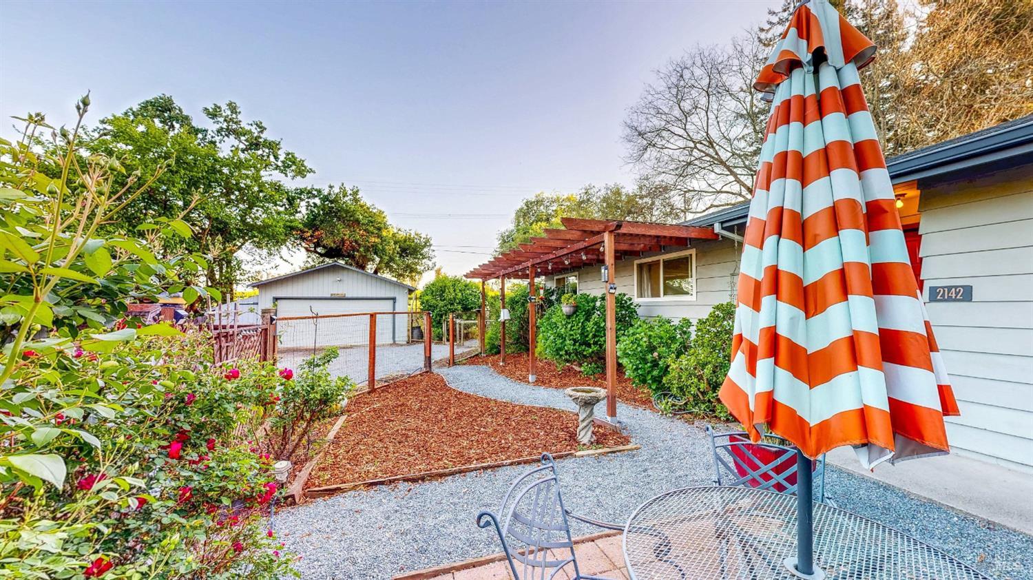 2142 Laguna Road Santa Rosa CA 95401