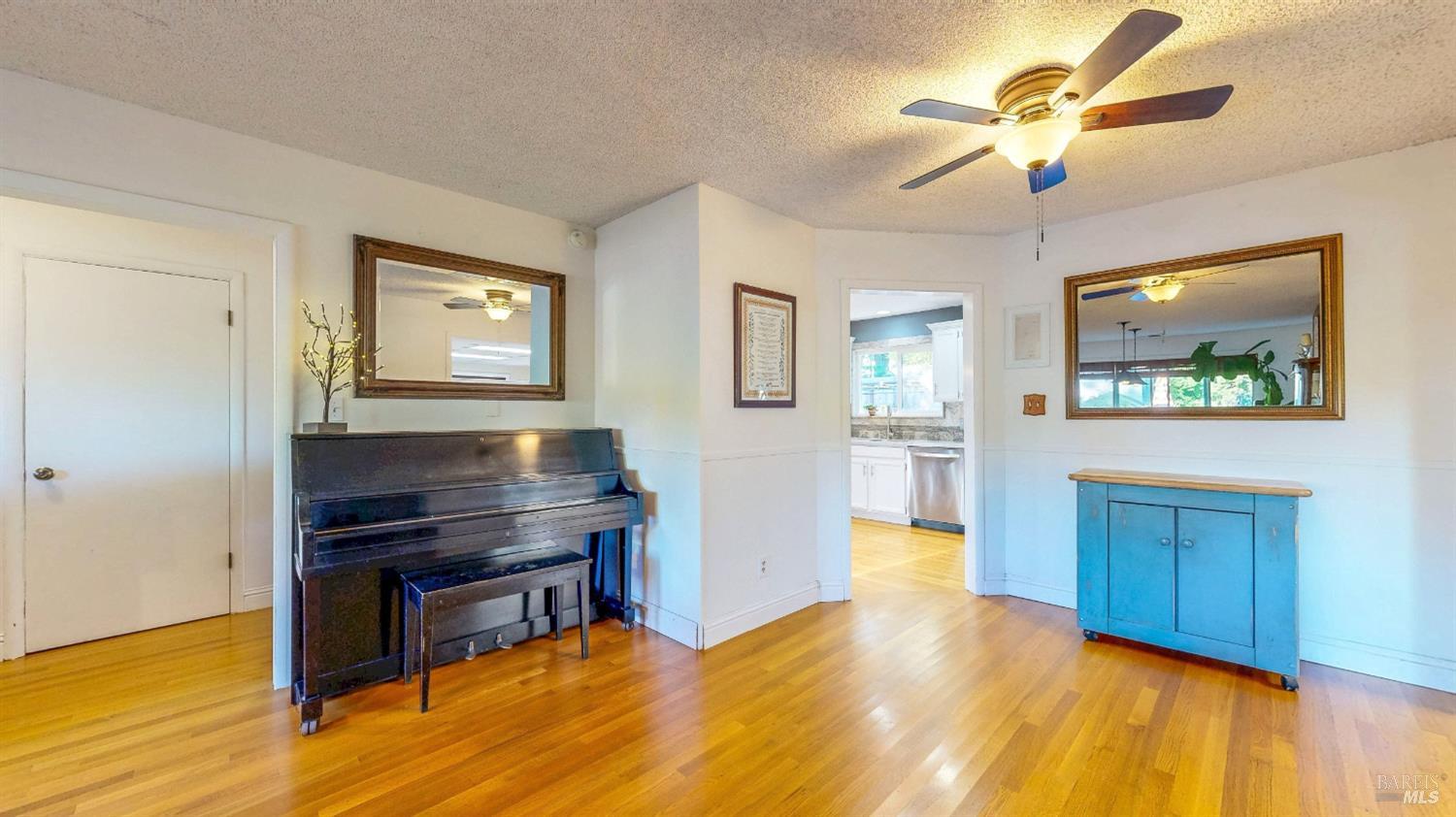 2142 Laguna Road Santa Rosa CA 95401