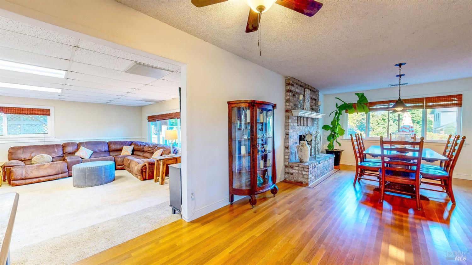 2142 Laguna Road Santa Rosa CA 95401