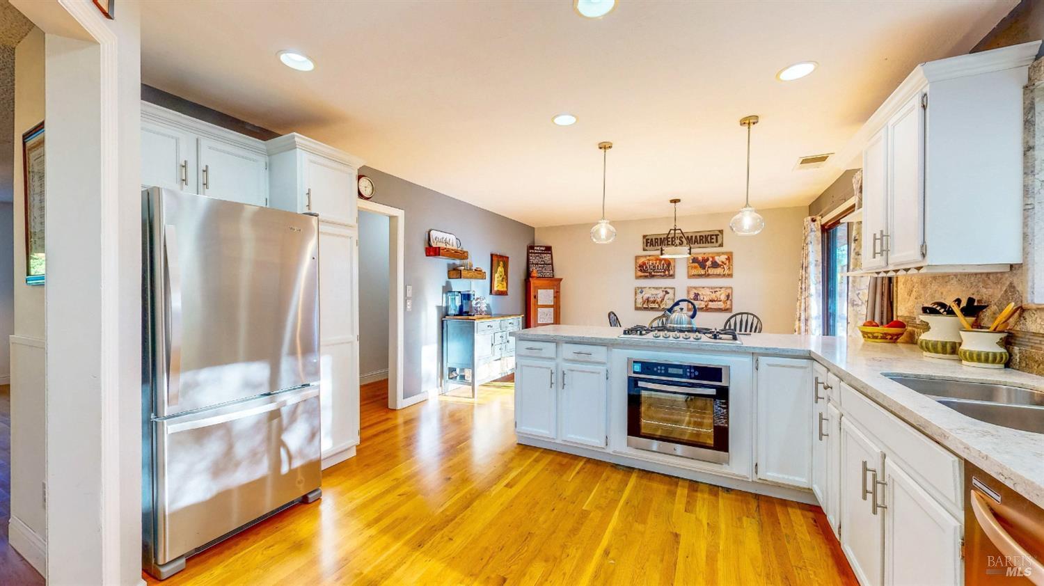 2142 Laguna Road Santa Rosa CA 95401