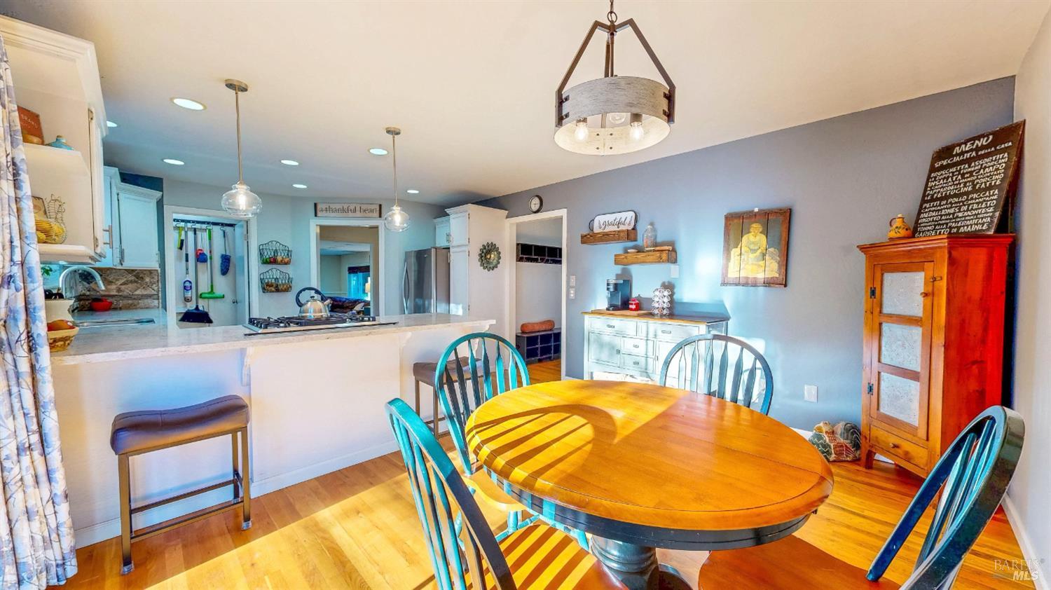 2142 Laguna Road Santa Rosa CA 95401