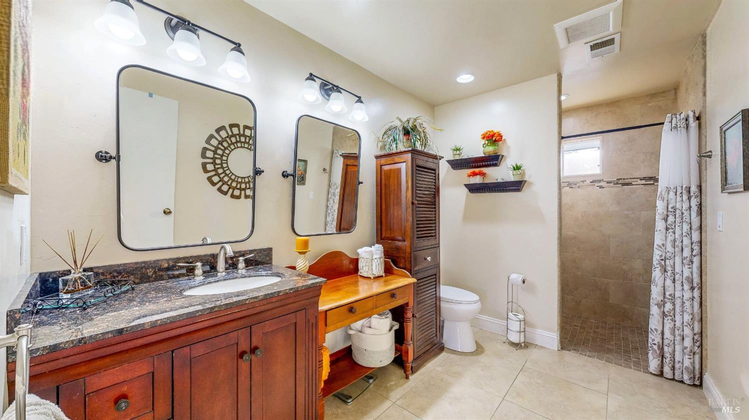 2142 Laguna Road Santa Rosa CA 95401