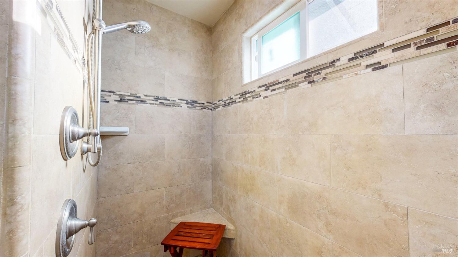 2142 Laguna Road Santa Rosa CA 95401