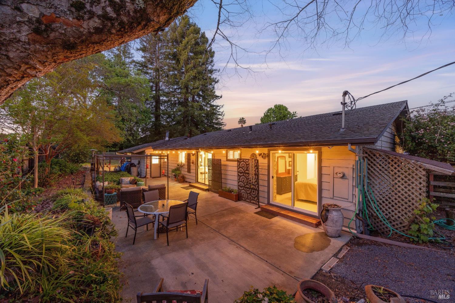 2142 Laguna Road Santa Rosa CA 95401