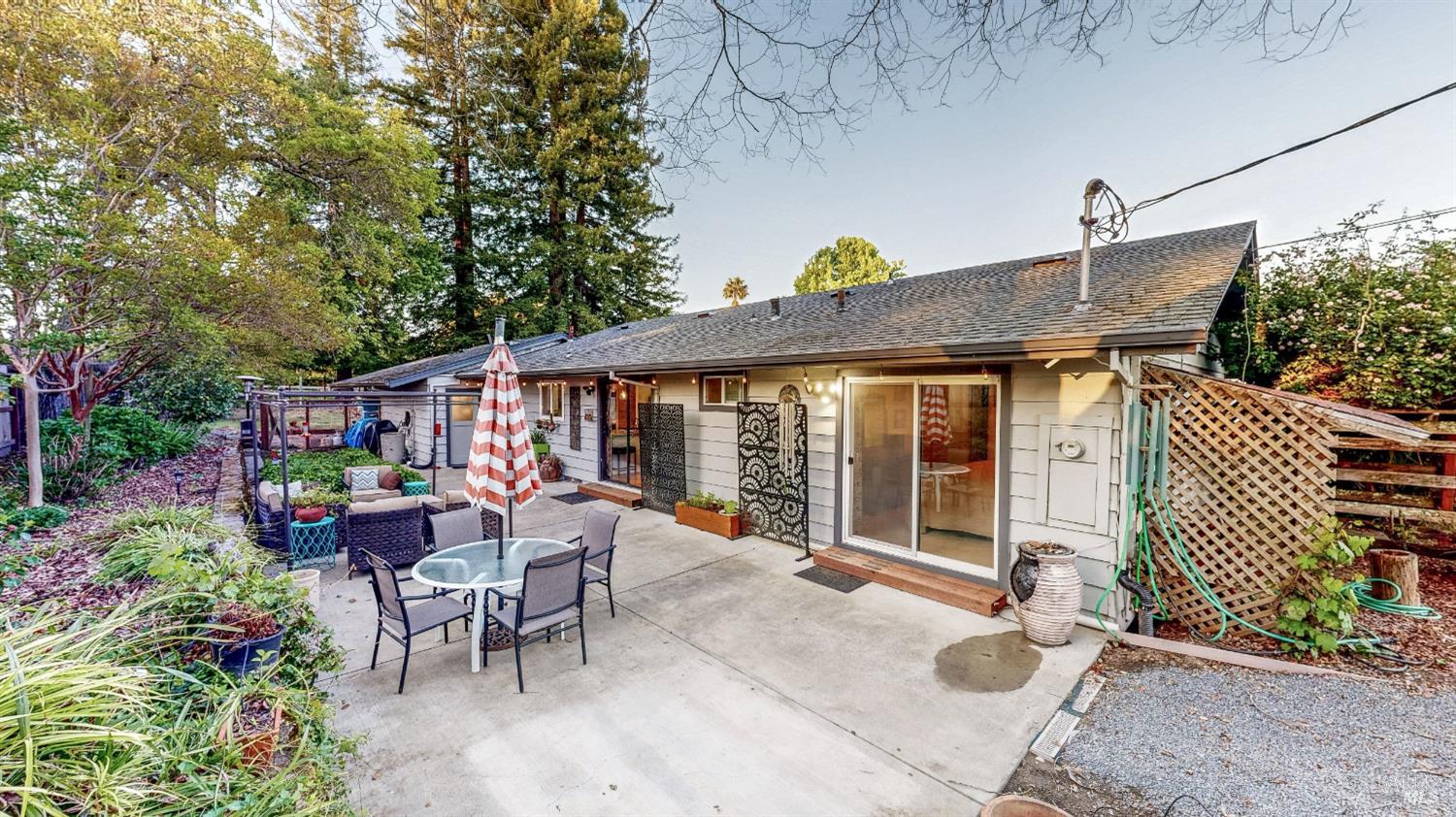 2142 Laguna Road Santa Rosa CA 95401