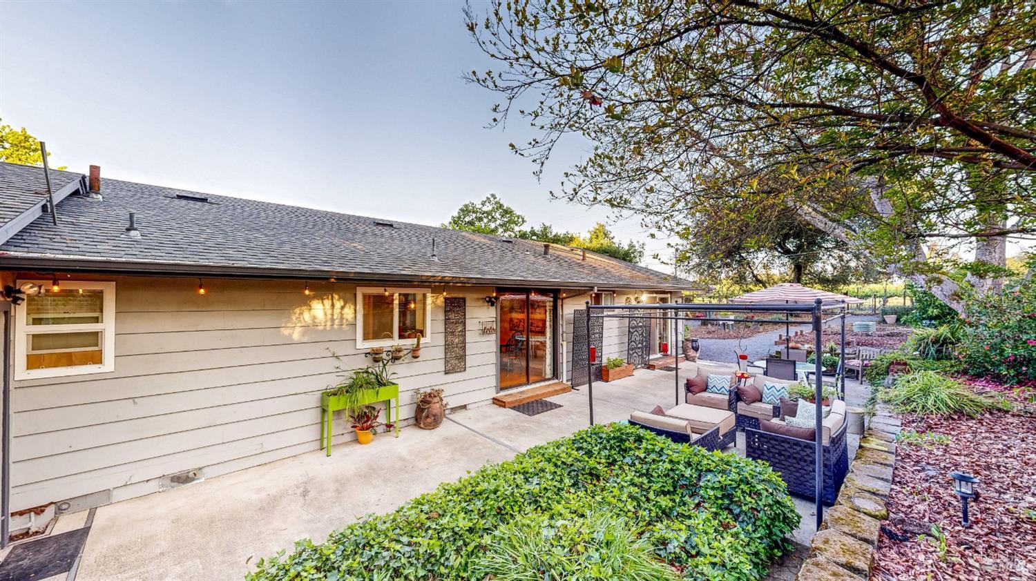 2142 Laguna Road Santa Rosa CA 95401