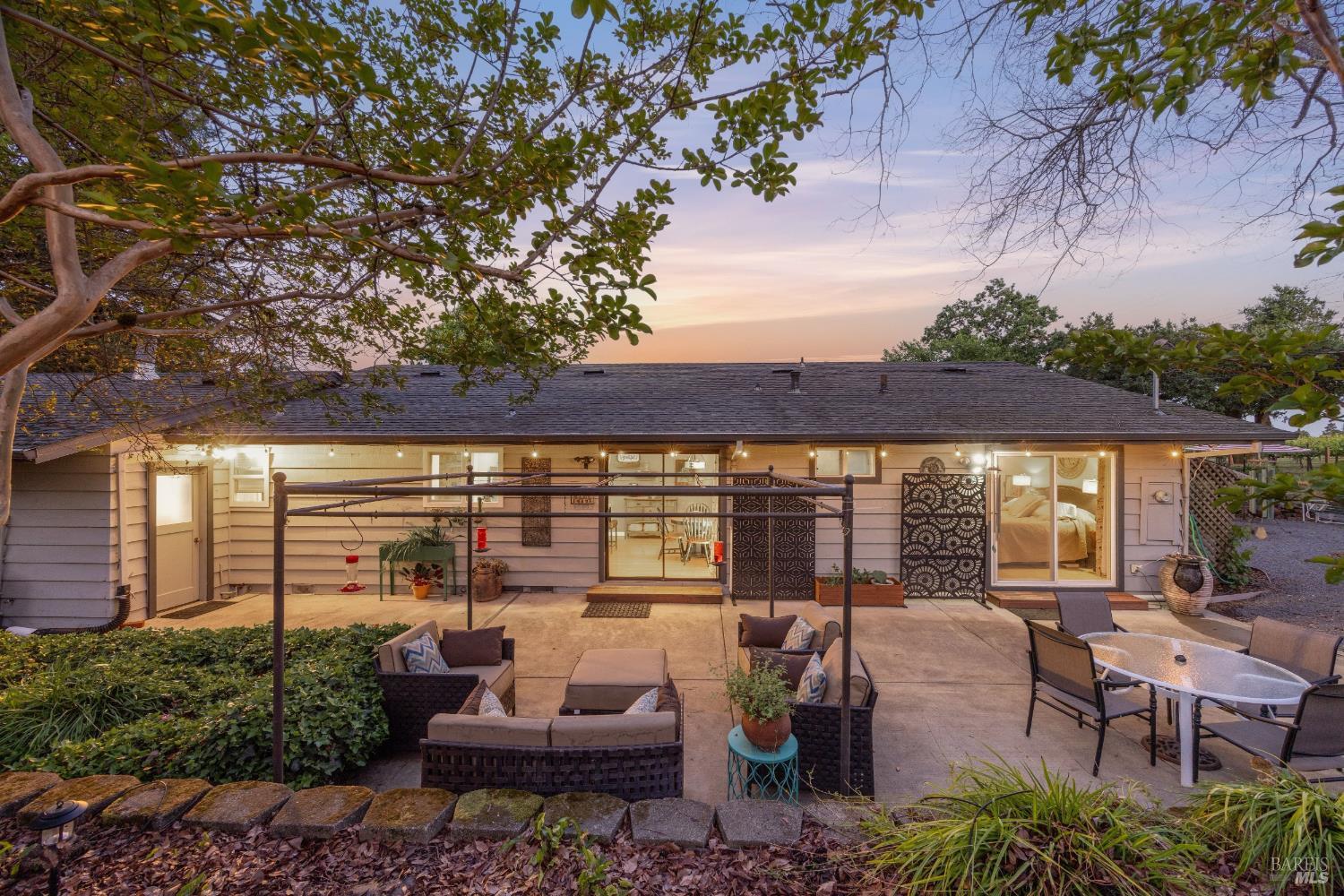 2142 Laguna Road Santa Rosa CA 95401
