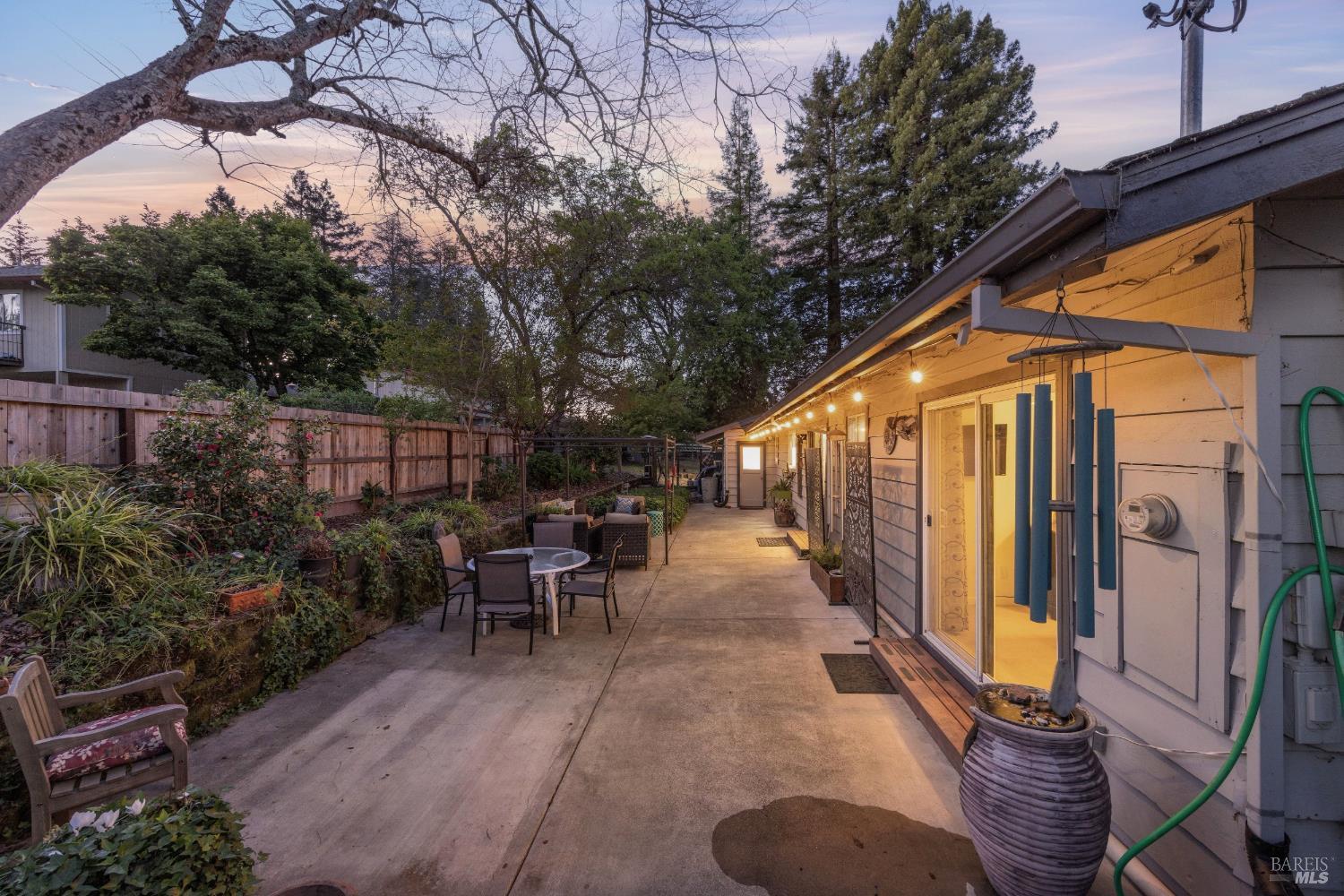 2142 Laguna Road Santa Rosa CA 95401