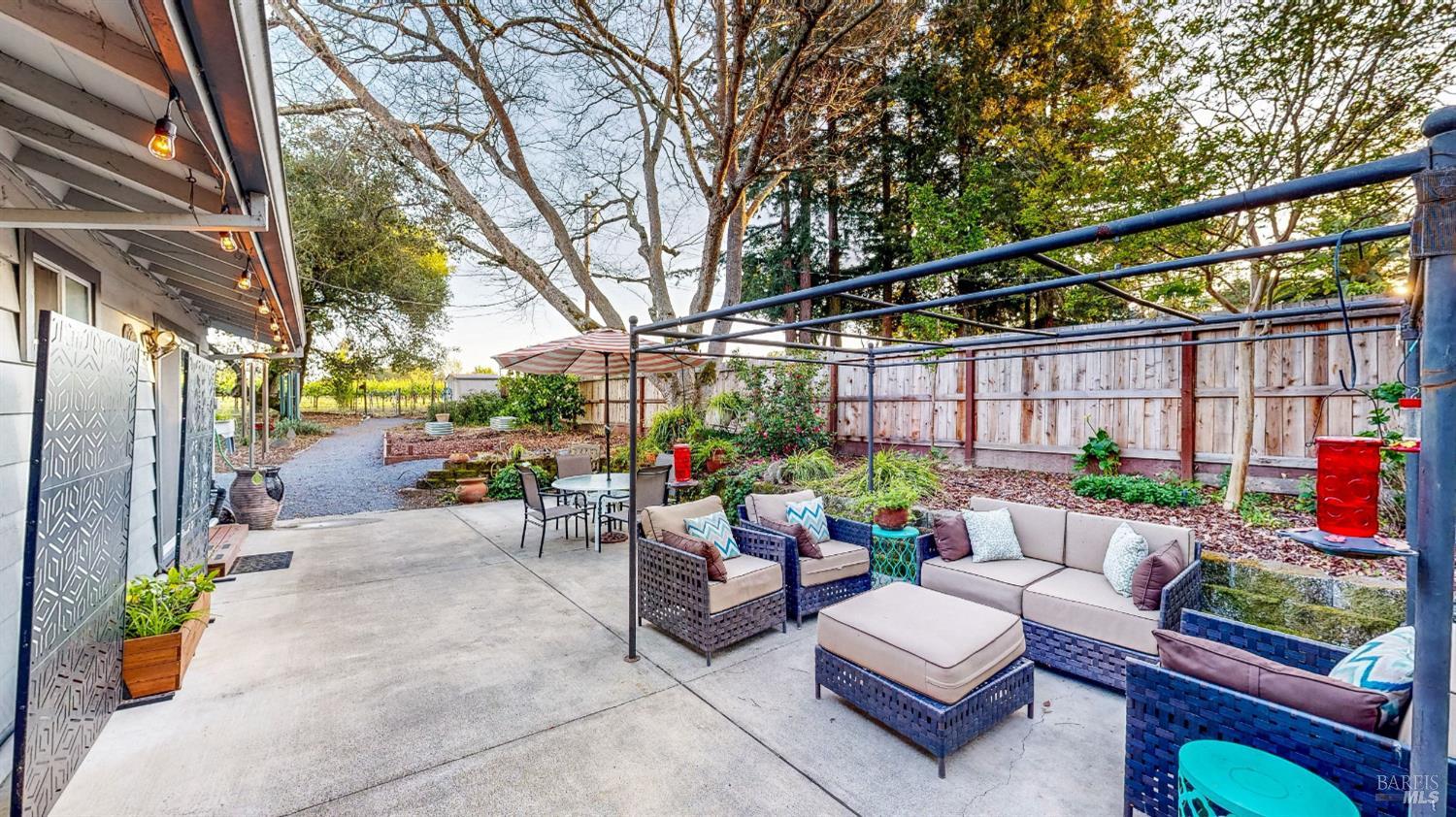 2142 Laguna Road Santa Rosa CA 95401