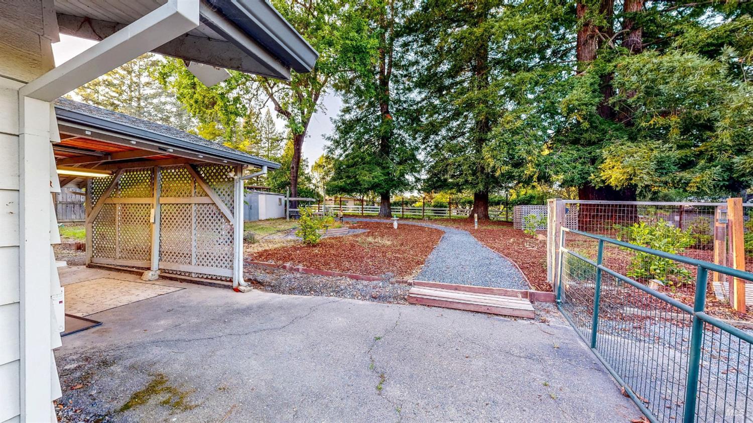 2142 Laguna Road Santa Rosa CA 95401