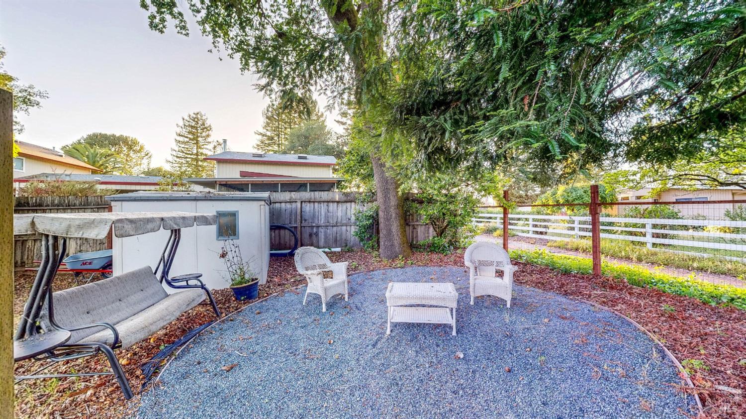 2142 Laguna Road Santa Rosa CA 95401