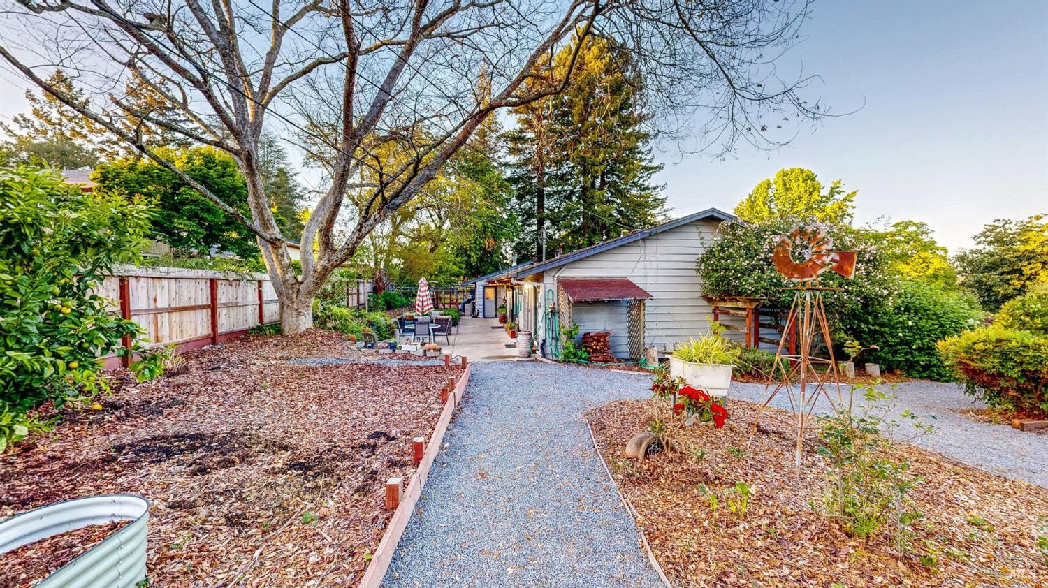 2142 Laguna Road Santa Rosa CA 95401