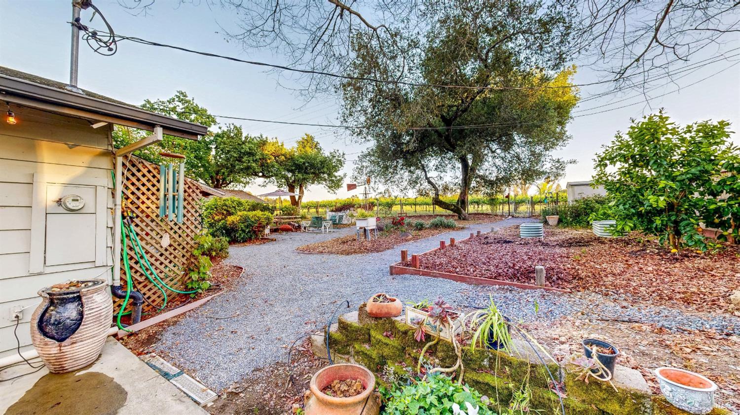 2142 Laguna Road Santa Rosa CA 95401