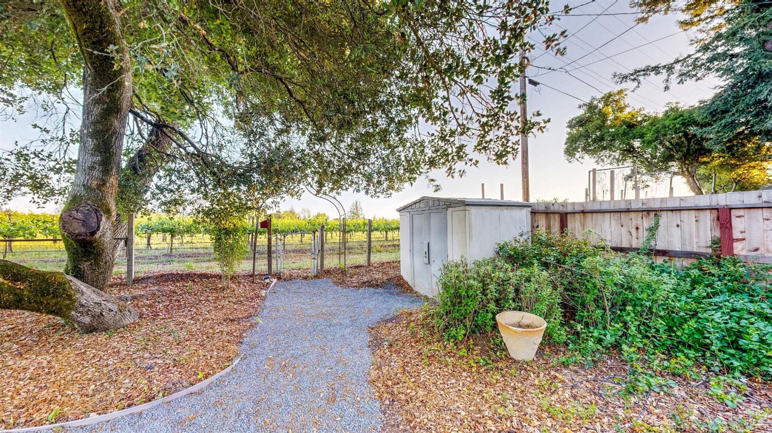 2142 Laguna Road Santa Rosa CA 95401