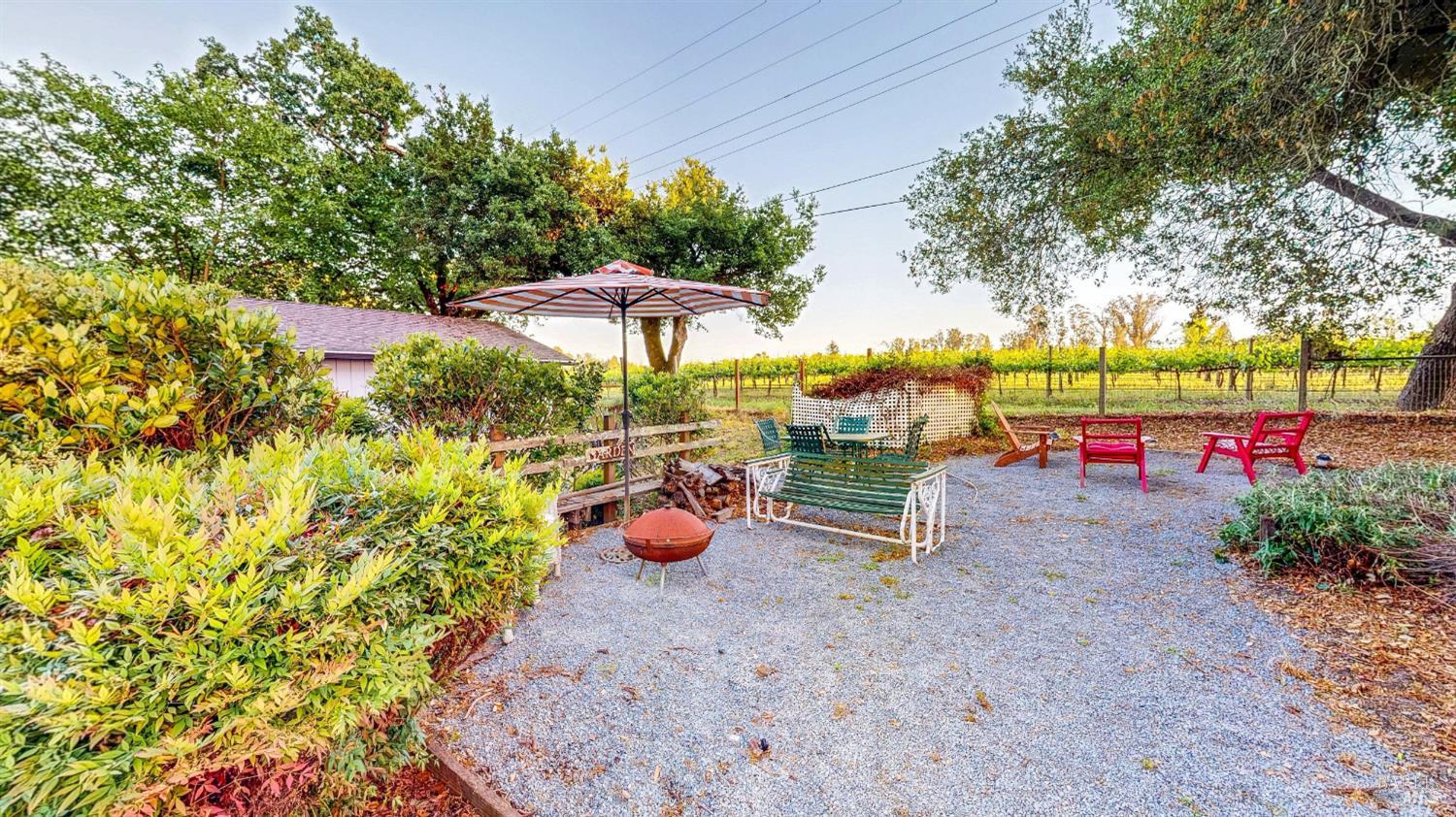 2142 Laguna Road Santa Rosa CA 95401