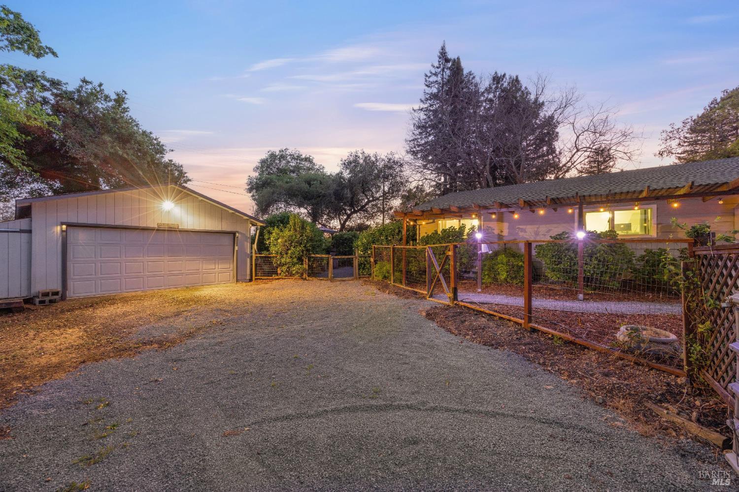 2142 Laguna Road Santa Rosa CA 95401
