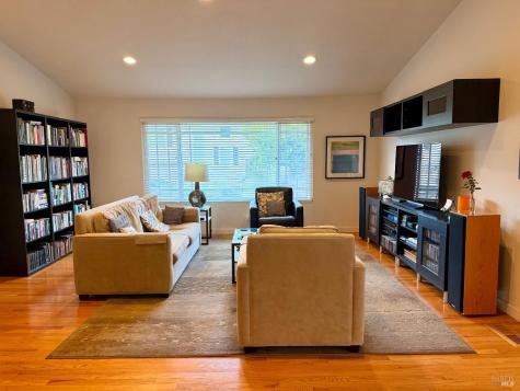 40 Plata Court Novato CA 94947