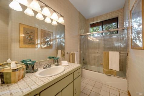 700 Old King Road Petaluma CA 94952