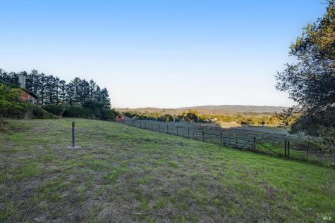 700 Old King Road Petaluma CA 94952