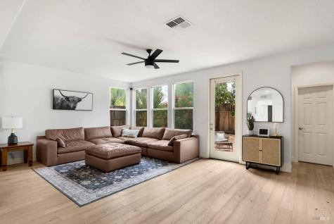 374 Decanter Circle Windsor CA 95492
