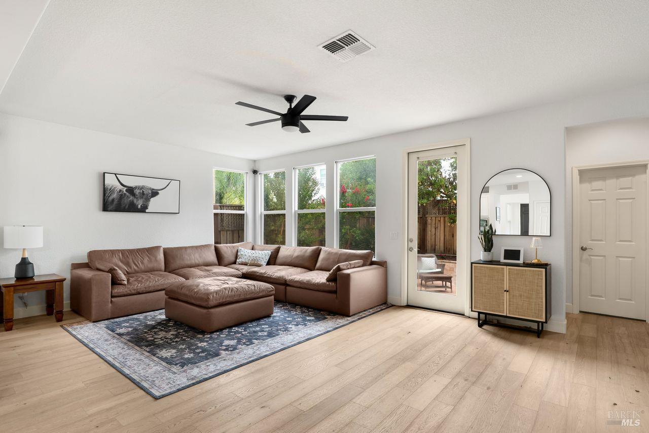 374 Decanter Circle Windsor CA 95492