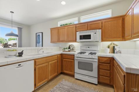 7811 Foppiano Way Windsor CA 95492