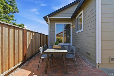 7811 Foppiano Way Windsor CA 95492