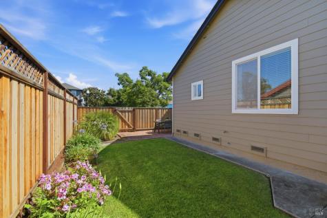 7811 Foppiano Way Windsor CA 95492