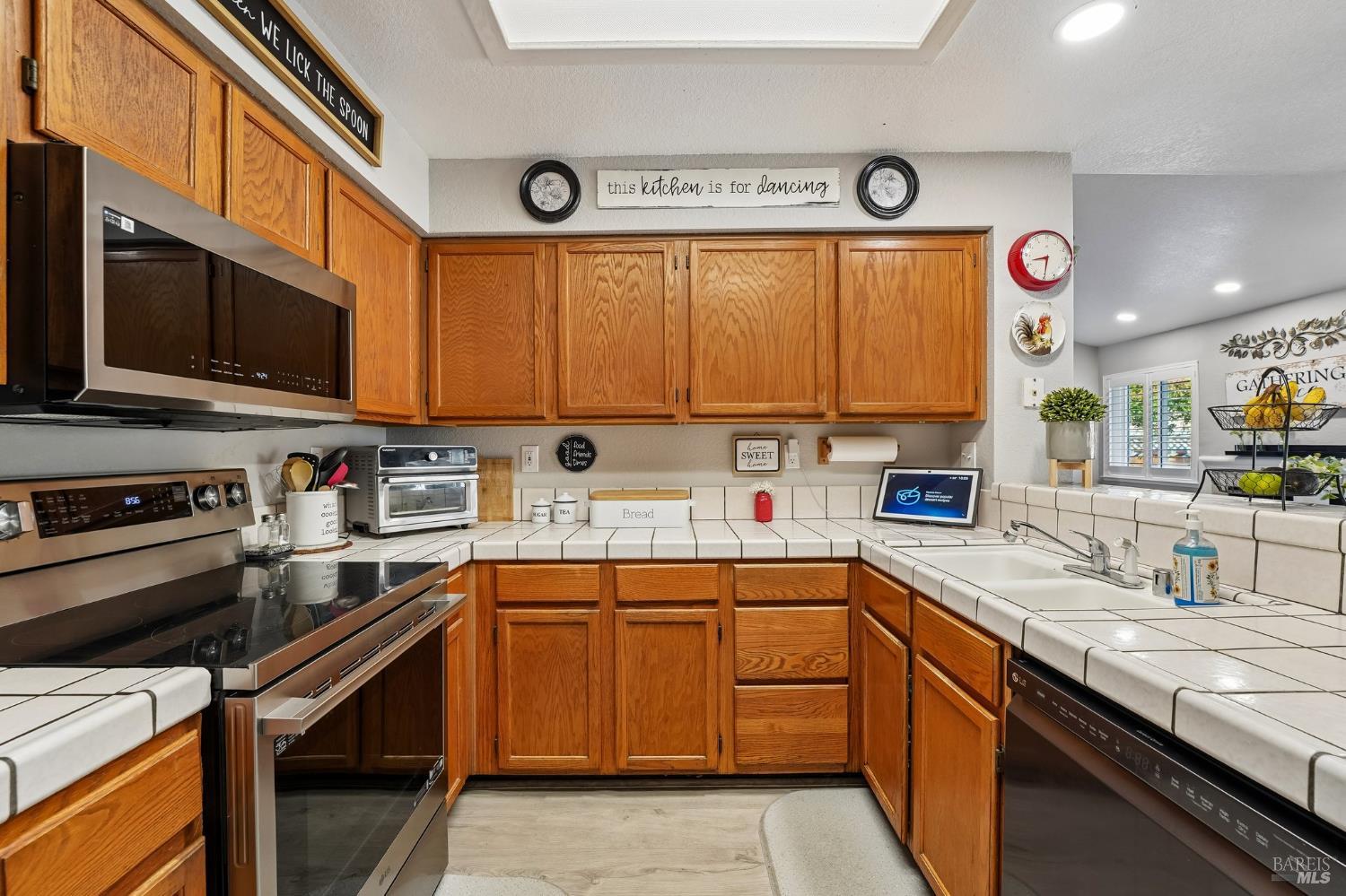 1102 Charter Lane Fairfield CA 94533